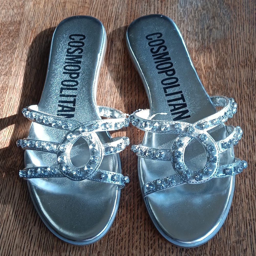 Size 7 COSMOPOLITAN SILVER BLING SANDALS